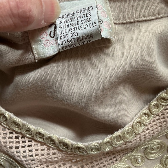 Vintage 90s feminine tan top - Picture 3 of 10